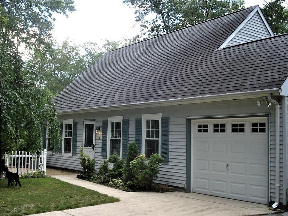 1st image of 4 Forest Dr