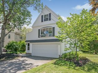 65 Highland St, Amesbury, MA 01913