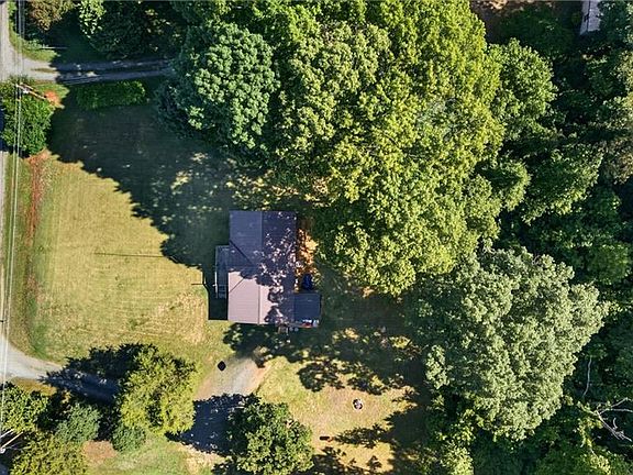 2nd image of 554 Kindley Rd