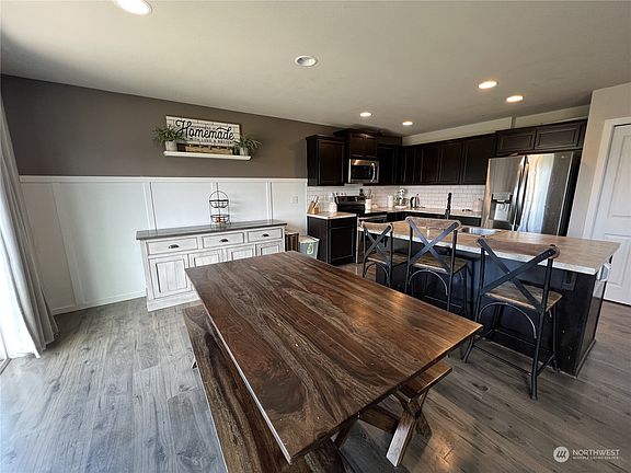 4th image of 10306 Messner Avenue