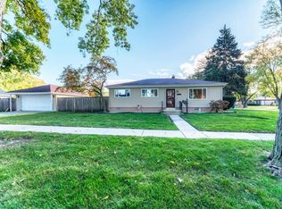 433 N Lincoln Ave, Villa Park, IL 60181