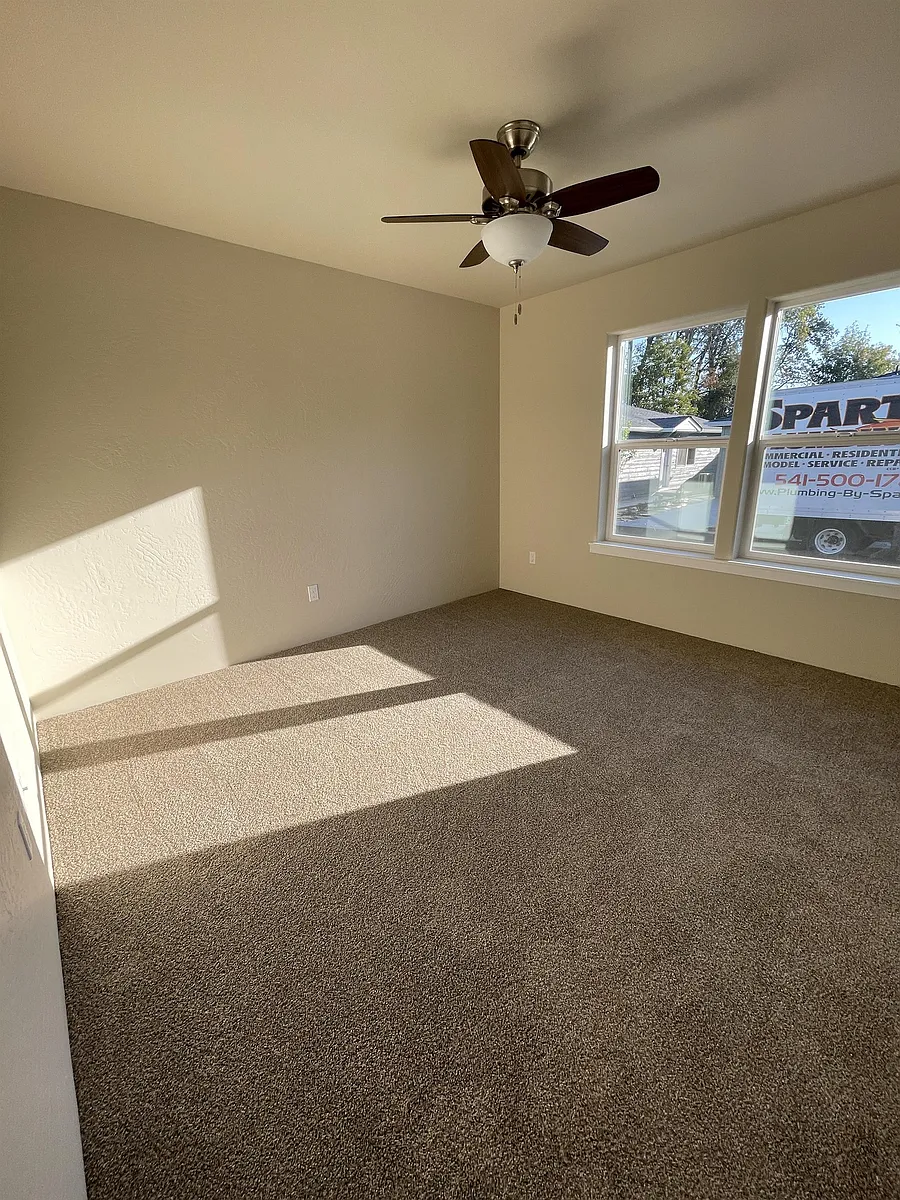 Building Photo - 1841 Hubbard Ln #6