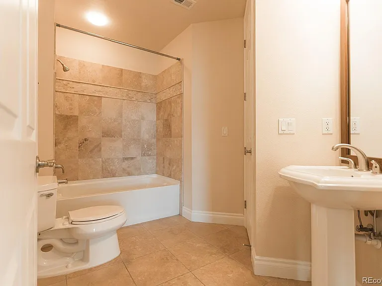 1120 Delaware St #406 — Photo 10