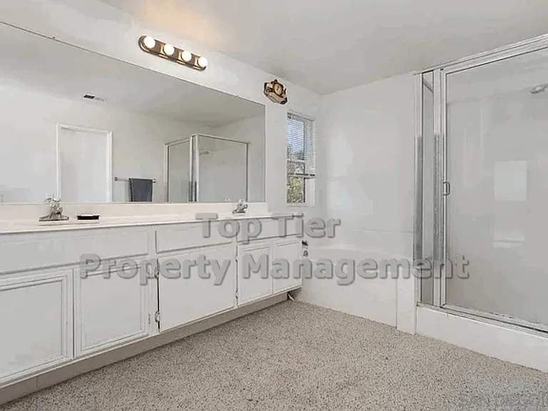 408 Shadow Tree Dr — Photo 6