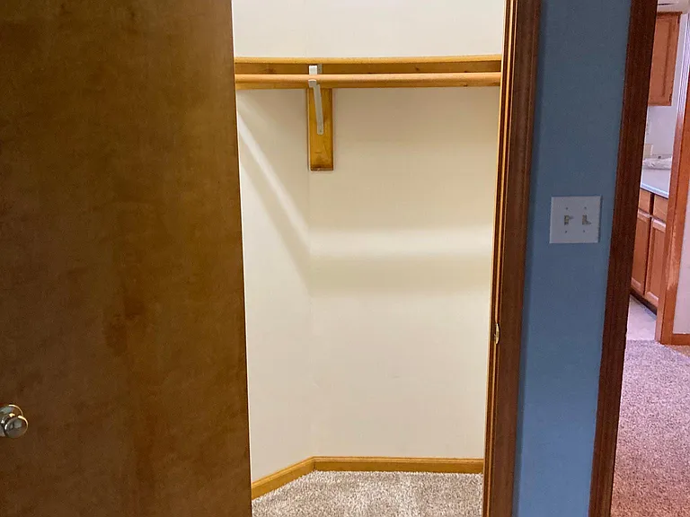 65 Coventry Ct — Photo 8