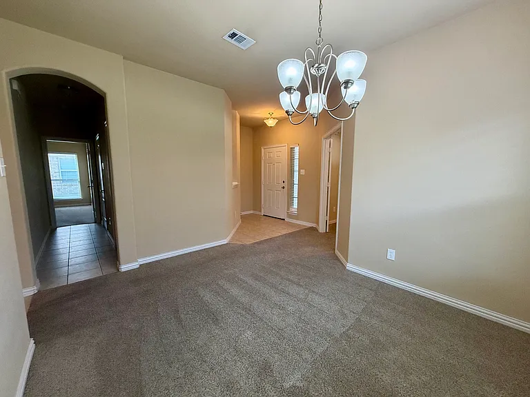616 Kinghaven Dr — Photo 4