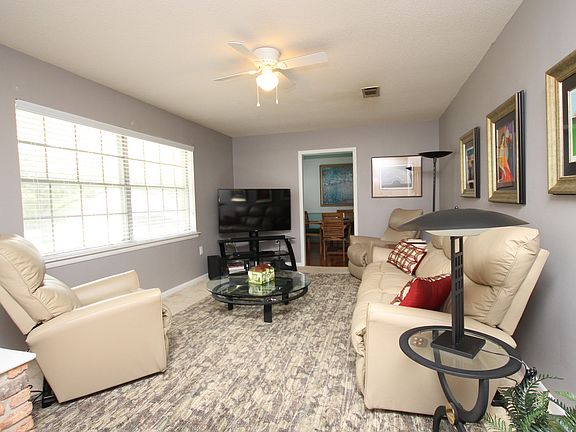 5th image of 25 Japonica Ln