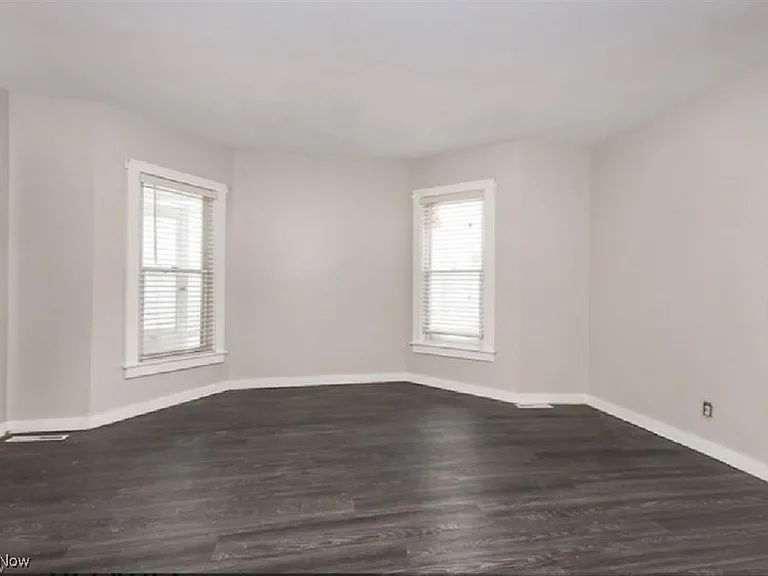 10904 Dixon Rd #DWN — Photo 6