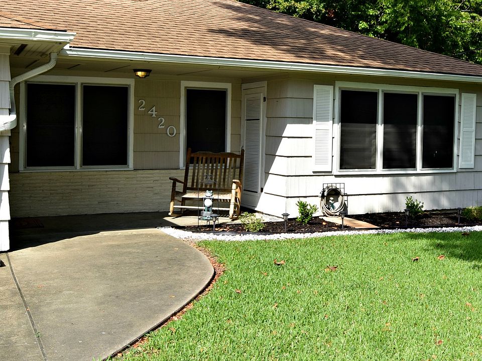1st image of 2420 Owens Ave