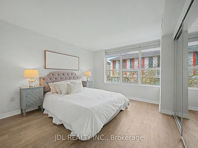 31 Brunel Ct #Townhouse 8 — Photo 14