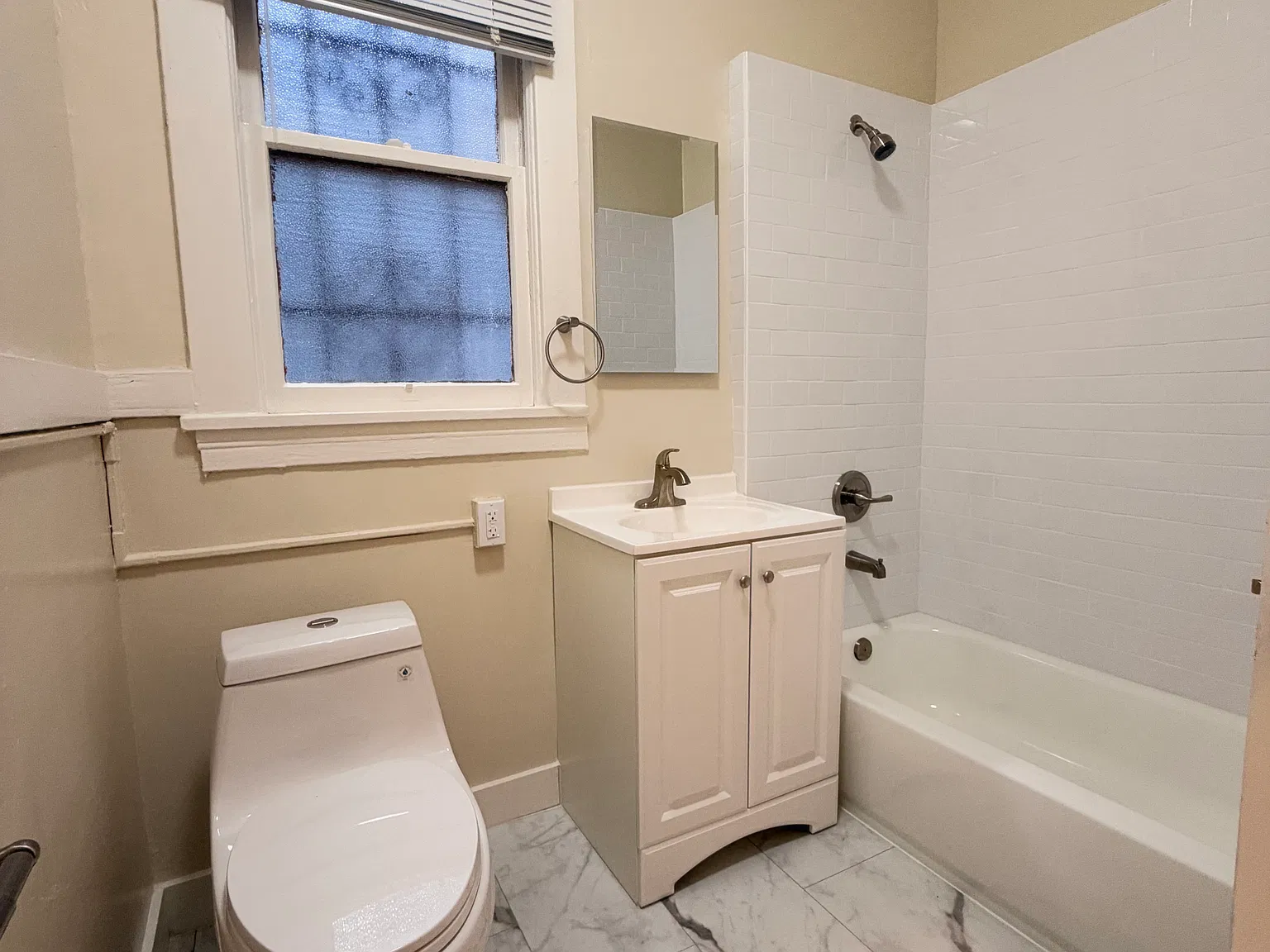 2 bed, $4,995 — Photo 3