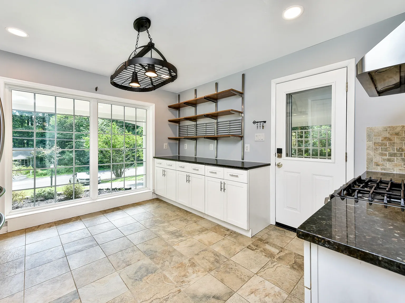 4 bed, 1520 sqft, $4,000 — Photo 4