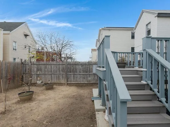 203 Pearsall Avenue image 33 of 35