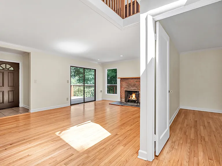 21 Old Redding Rd — Photo 6