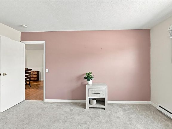 4th image of 5 Apple Valley Pkwy APT 12