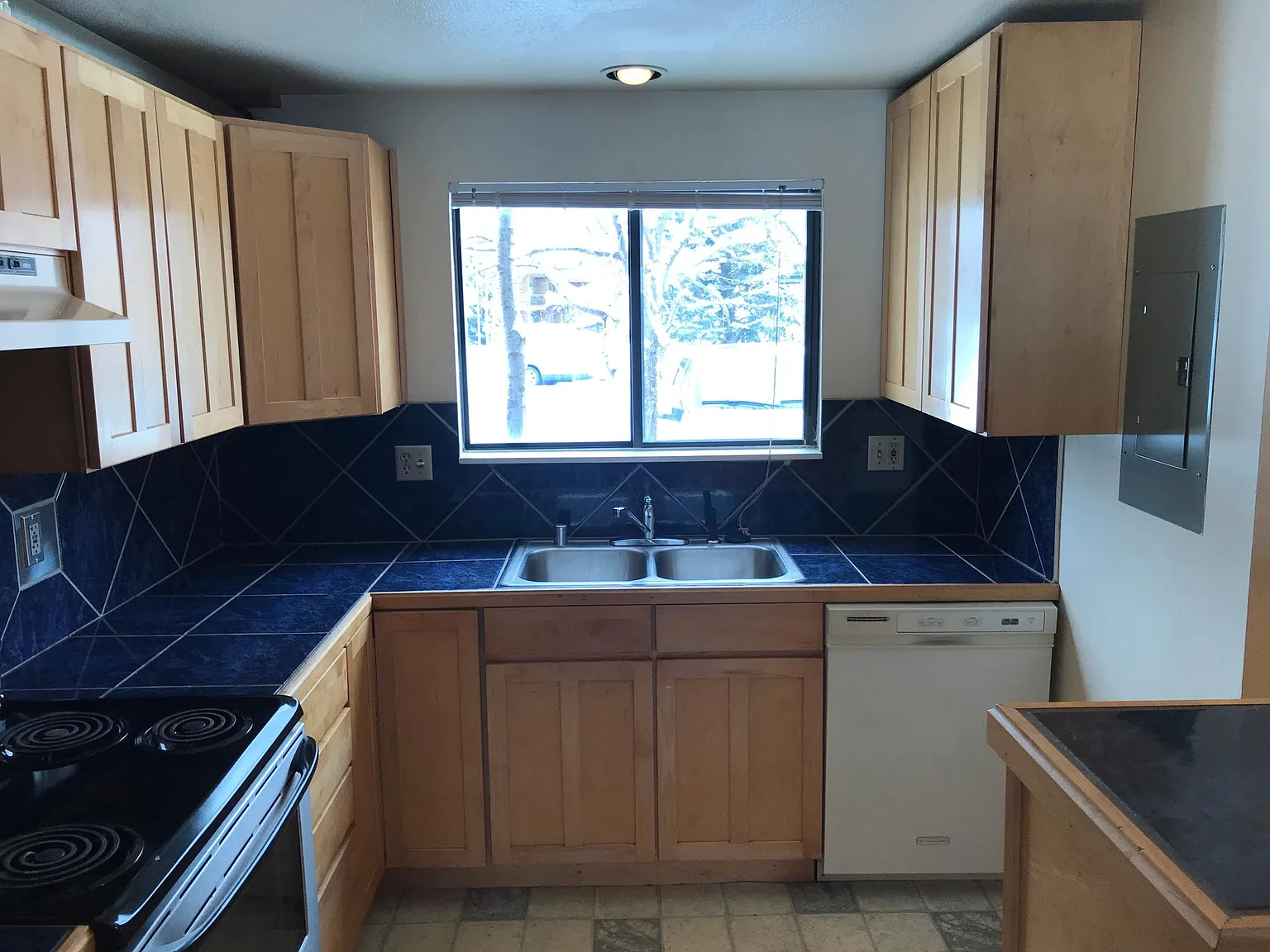 3184 Ingles Ln — Photo 3