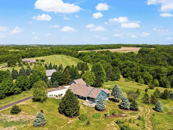 W5490 Timber Ln, New Glarus, WI 53574
