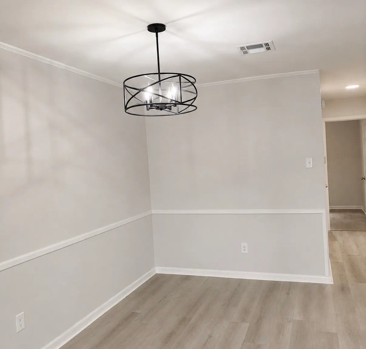 2 bed, 1000 sqft, $1,400 — Photo 3