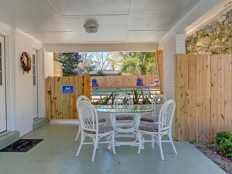 3241 Maplewood Dr — Photo 7