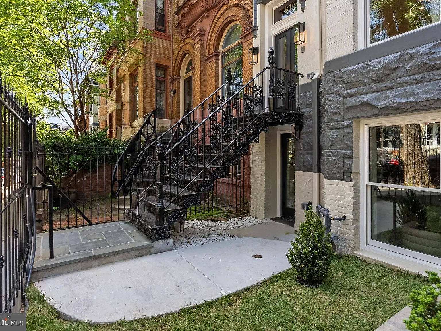 4 bed, 4.5 bath, 5921 sqft, $13,000 — Photo 3