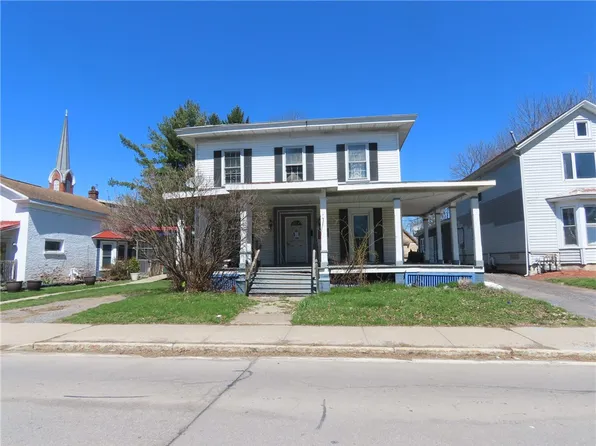23 N Park St, Clyde, NY 14433