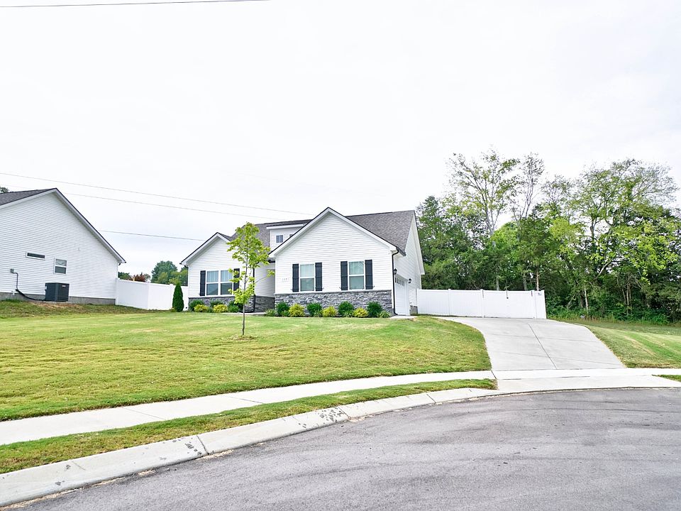 1st image of 107 Curbow Ct
