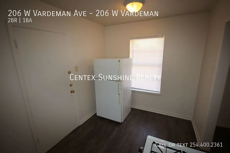206 W Vardeman 2Bd 1Ba — Photo 3
