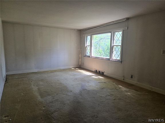 4th image of 60 Rosewood Ter