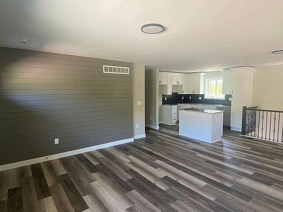 2nd image of 5571 Silverpoint Dr