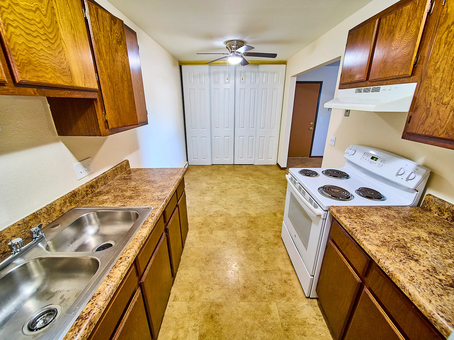 Three Pines Apartments — Photo 2