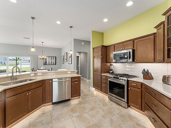 3rd image of 6020 Sternemann St