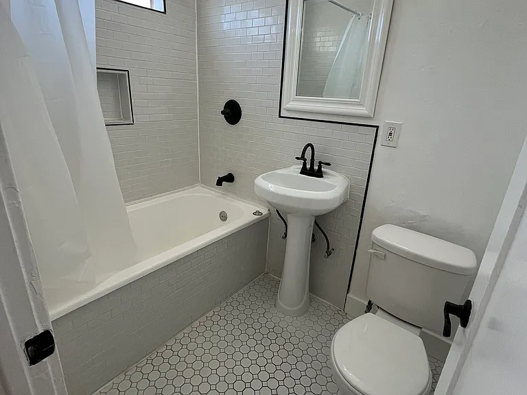 5117 Lemon Grove Ave #15 — Photo 13
