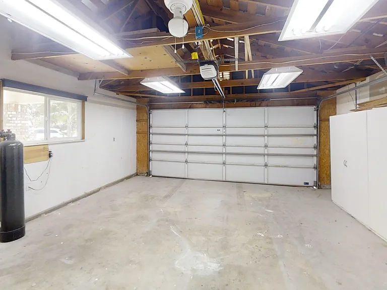 6314 N Barcus Ave — Photo 12