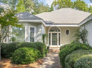 11 Broomsedge Ln, Savannah, GA 31411
