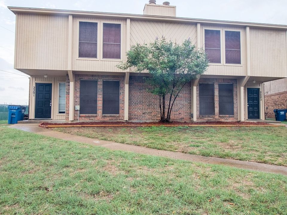 1st image of 2201 Chase Ct
