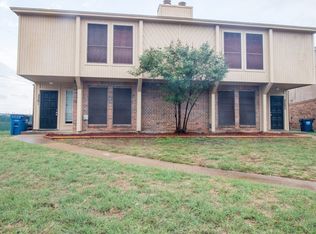 2201 Chase Ct, Dalworthington Gardens, TX 76013