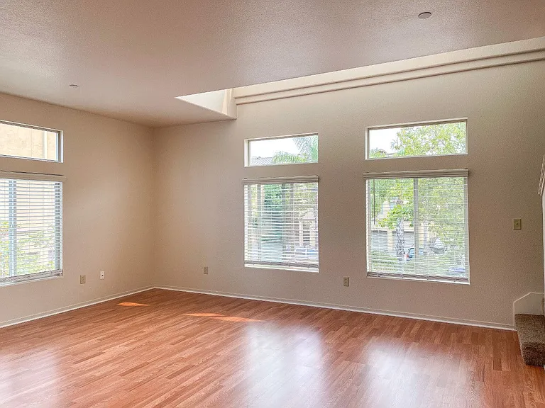 Sierra Lofts — Photo 30