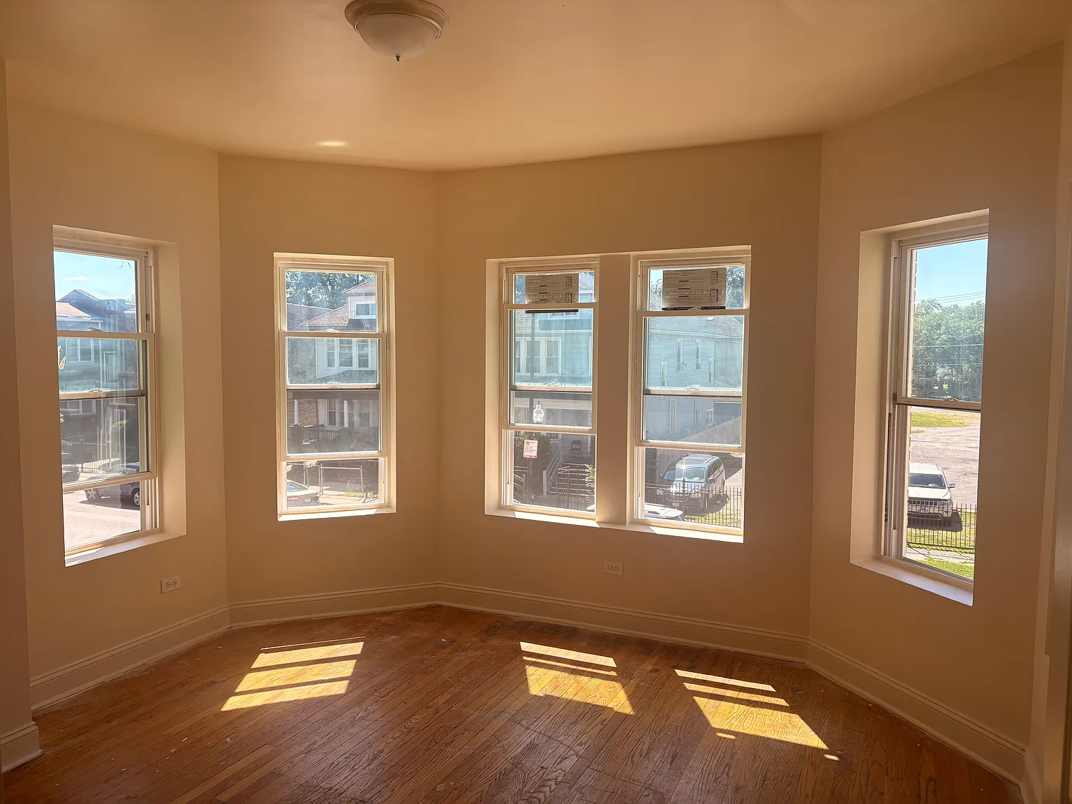 2 bed, 1200 sqft, $1,300 — Photo 3
