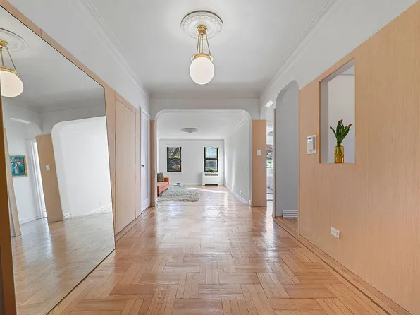 4445 Post Rd APT 5B, Bronx, NY 10471