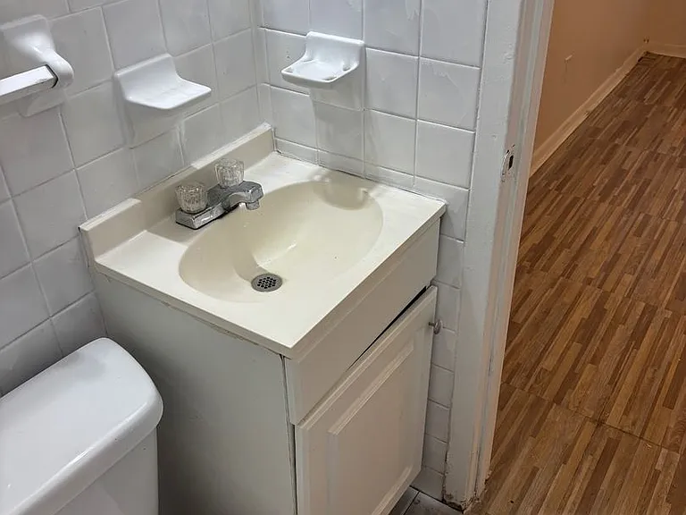 Pleasun Apartments at Pleasant — Photo 4
