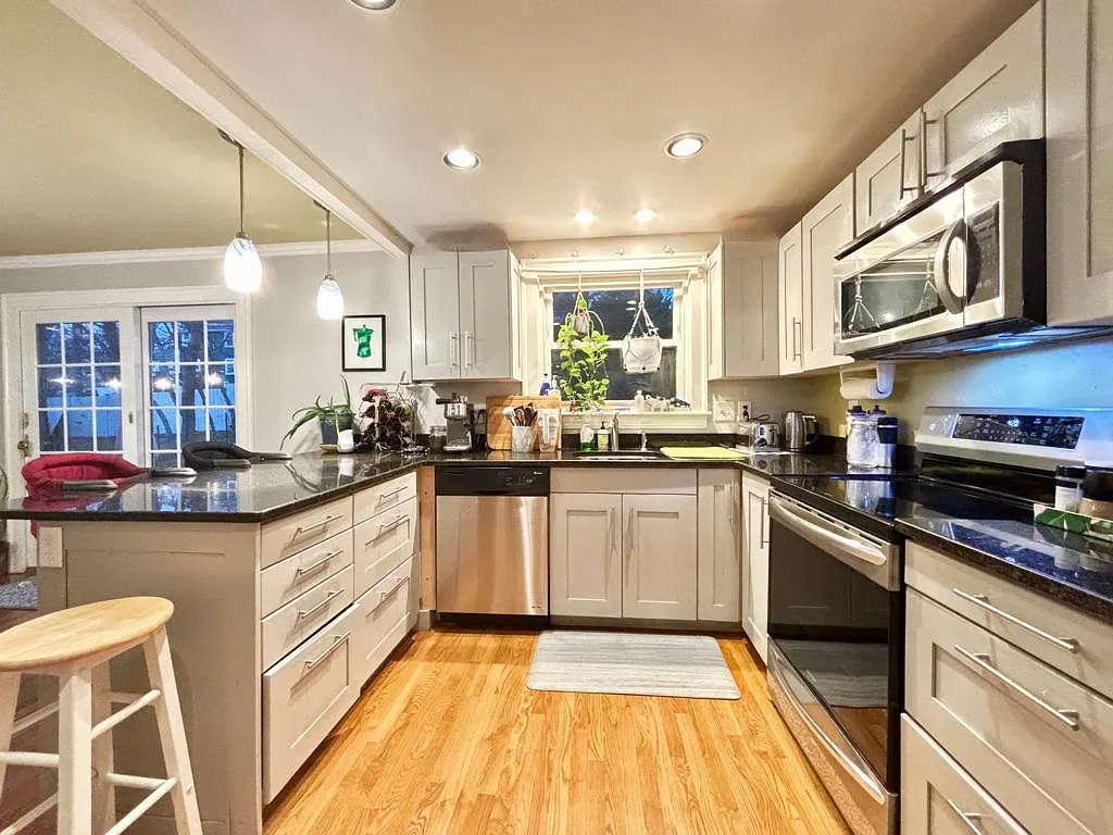3 bed, 1800 sqft, $3,750 — Photo 4