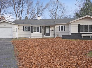 122 Cedargrove Dr, Rochester, NY 14617