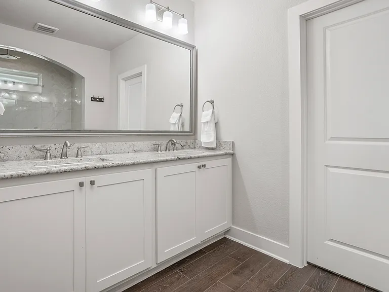 1825 Oak Trail Dr — Photo 25