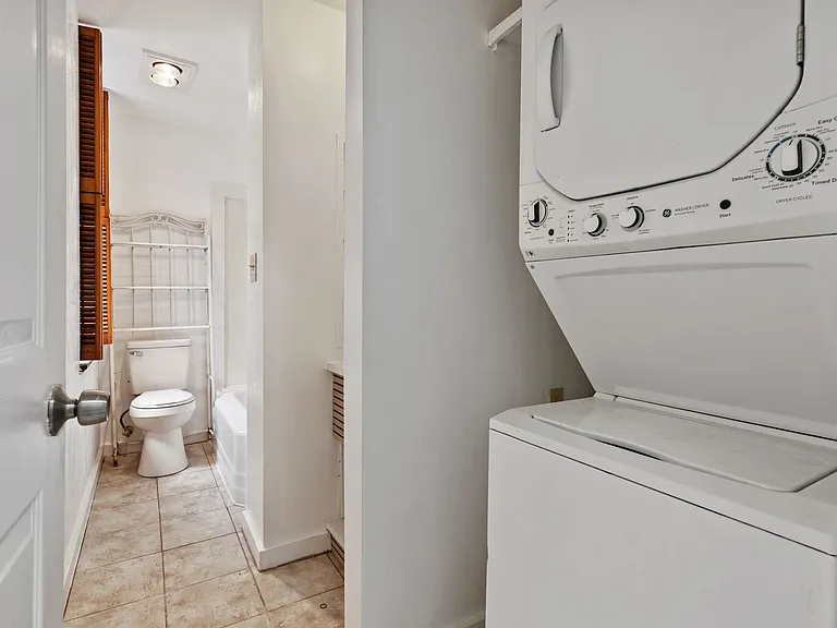 22 Bedford Sq — Photo 8