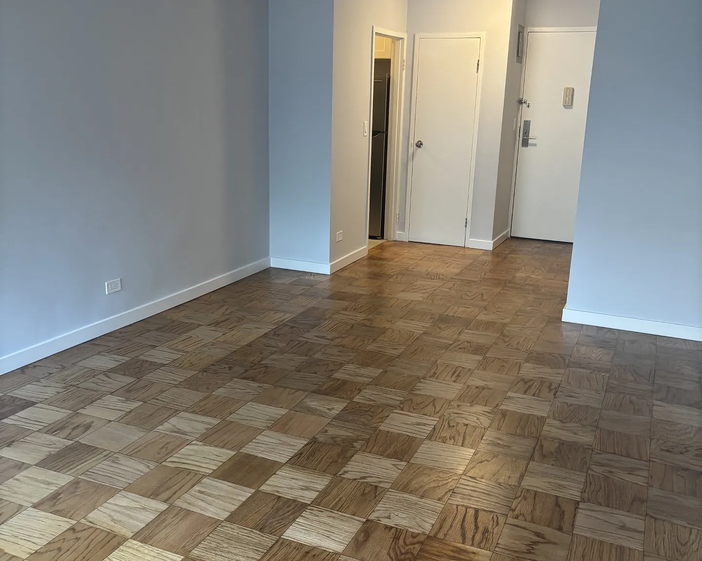 392 Central Park West — Photo 2