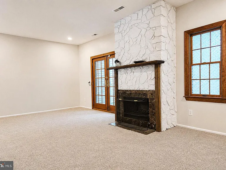 17 Fawnhollow Ct — Photo 2