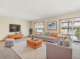 1587 County Road D E, Maplewood, MN 55109