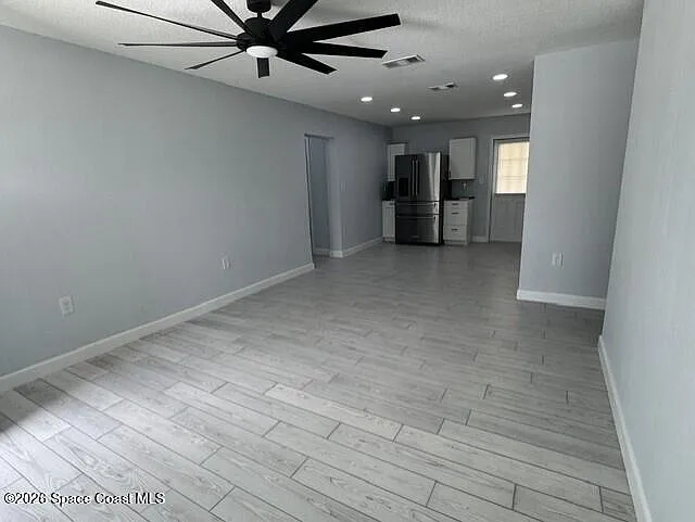 2137 Canterbury Ln — Photo 10