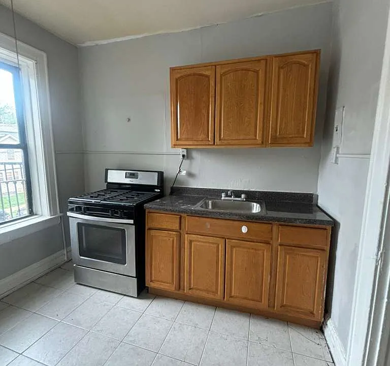 233 Weequahic Ave #6