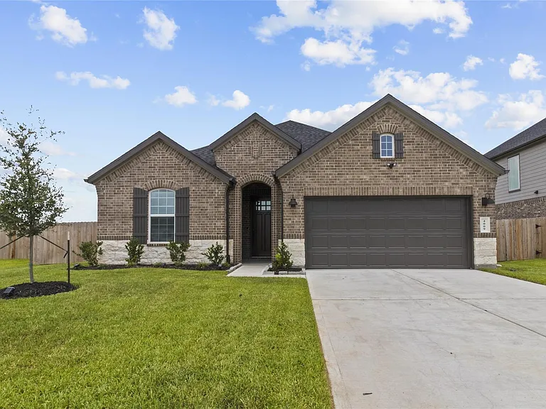 4009 Pear Tree Way — Photo 2